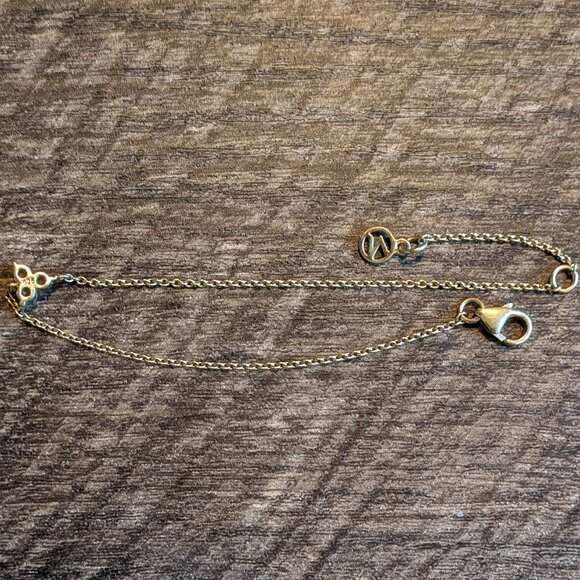 Mejuri Lotus Bracelet 18k Gold Vermeil with Sapphire - Picture 2 of 3